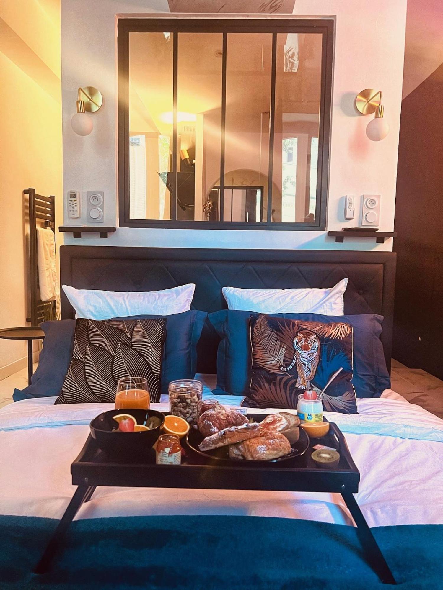 Sauvage-love Room****, Centre-historique Apartment *